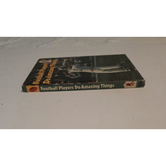 Football Players Do Amazing Things Mel Cebulash 1975 Step Up Books Vtg Hardcover - Picture 3 of 7